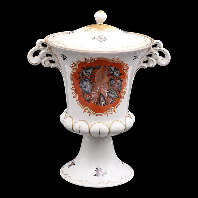 Vase couverte Schönwald avec peinture d'oiseau dans des médaillons orange rouge, anses ajourées, vers 1900