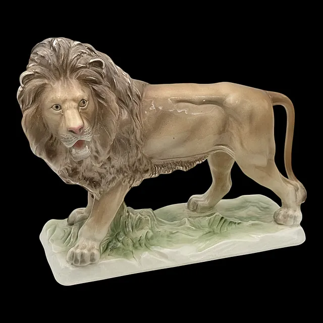 Sitzendorf grande leone in cammino, decorazione naturalistica, Turingia
