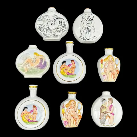 ثماني زجاجات نشوق خزفية بمشاهد بارزة، بعضها Karl Ens Volkstedt، Kämmer