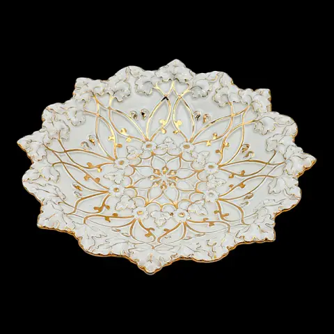 Coppa di gala Meissen con rilievo floreale e doratura, marchio a spade, sec. XX