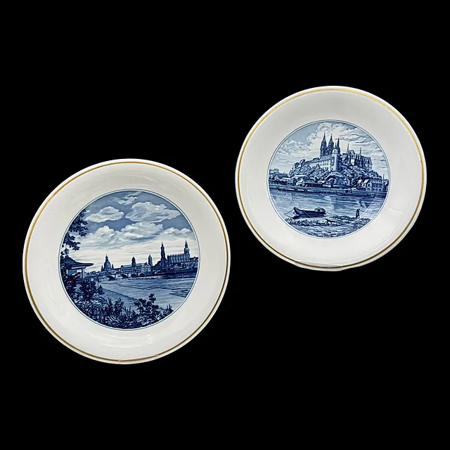 To Meissen tallerkener med motiver af Dresden og Meissen, blå underglasurmaleri, 1. sortering