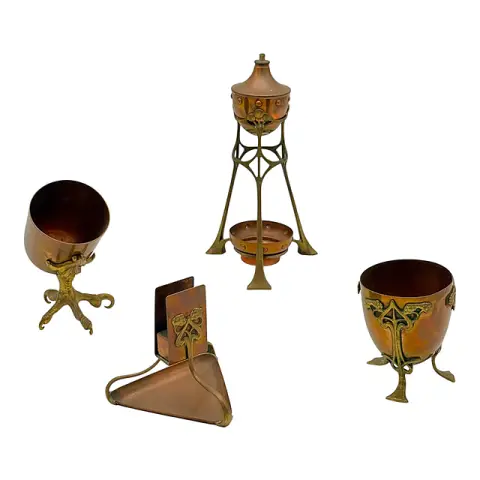 Quattro vasi Art Nouveau in rame e ottone, due vasi con marchio WMF, circa 1905