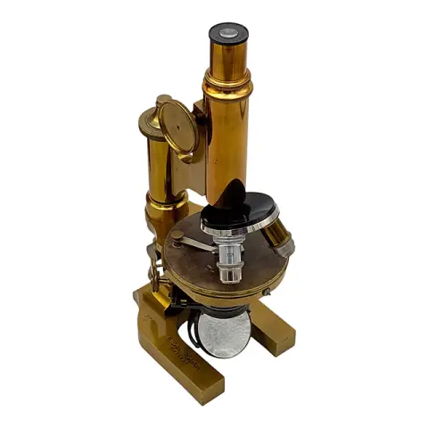 E. Leitz Wetzlar, microscope en laiton dans son coffret d'origine avec carte de contrôle, daté 1892