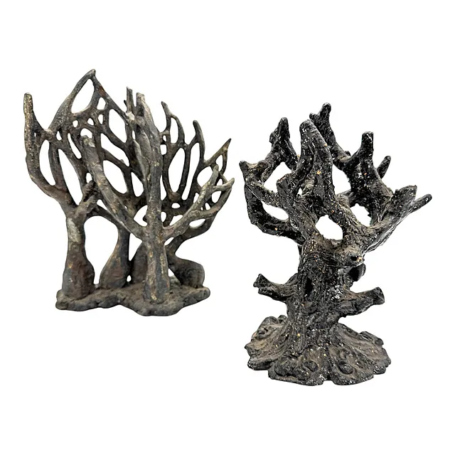 Grete Krämer-Zschäbitz, deux sculptures en terre cuite d'arbres dénudés, « Baumreigen » de 1975 et « Knorriger Baum »