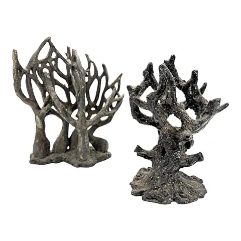 Grete Krämer-Zschäbitz, deux sculptures en terre cuite d'arbres dénudés, « Baumreigen » de 1975 et « Knorriger Baum »