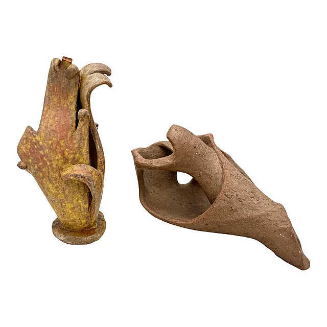 Grete Krämer-Zschäbitz, due forme organiche in argilla, petali del 1983 e guscio di lumaca