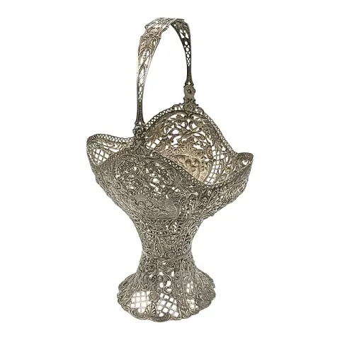 Corbeille à fleurs ajourée avec anse, argent 800, cartouches de putti, guirlandes de roses, après 1888