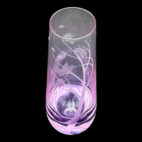 Caithness, vase en verre, décor probablement « Autumn Leaves », feuilles d'automne gravées, verre violet