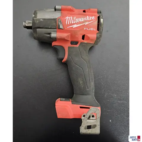 Atornillador de impacto a batería Milwaukee