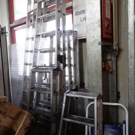 Aluminium folding step ladder