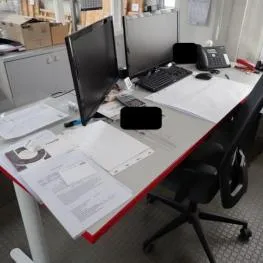 Équipement de bureau
