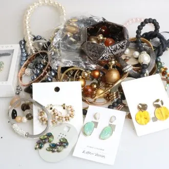 Gr. Konvolut Modeschmuck