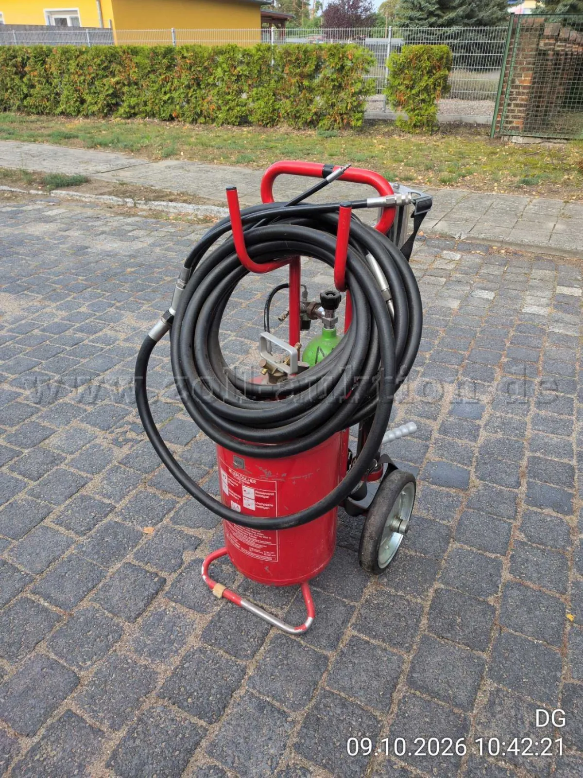 1 台移动式灭火装置 IFEX 3000 / 3035