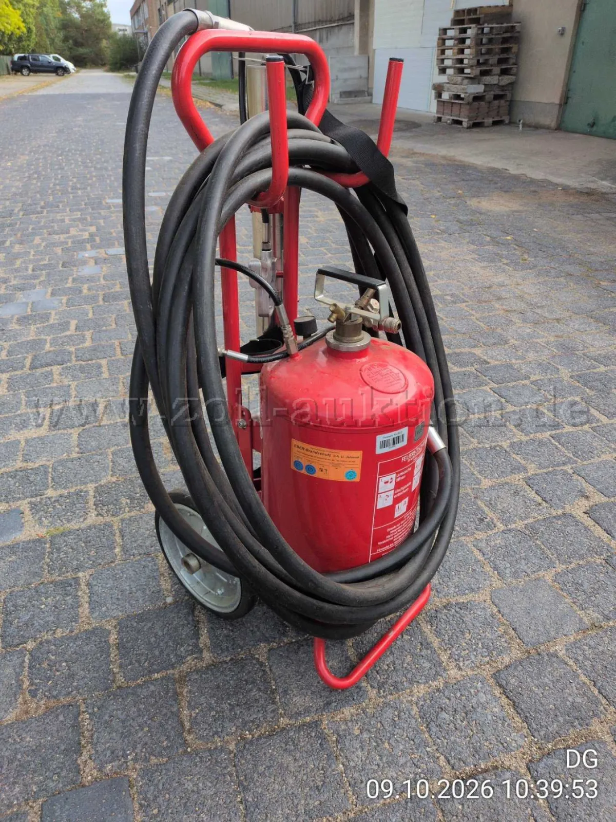 1 台移动式灭火装置 IFEX 3000 / 3035