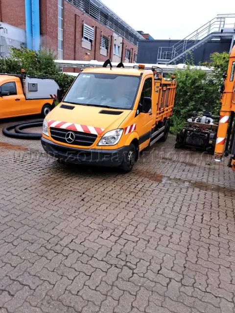 1 autogunoiere MB Sprinter 516 CDI 4x2 (condiționat aptă de drum)