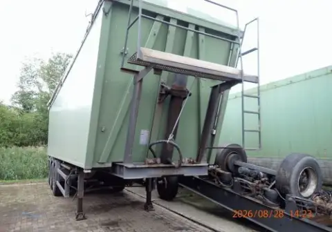 1 treakslet semitrailer, tipp, produsent Lück, type SKM35, registreringsnummer: WTM-UY 90, førstegangsregistrering: 22.12.2010, EU-kontroll til 07/27, chassisnummer:…