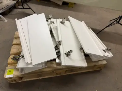 Set witte kastdeuren