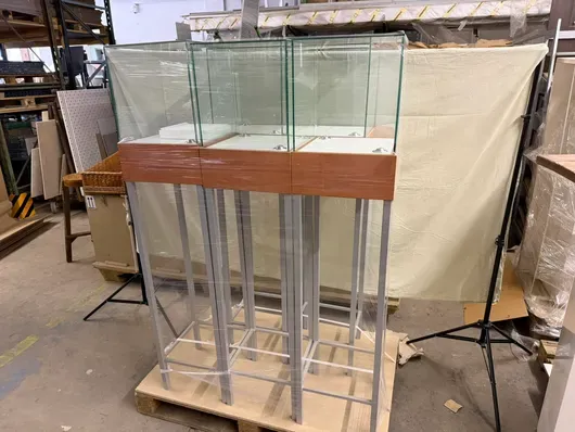 Præsentationsglasmontre, lot inkl. belysning