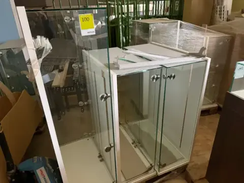 Glasvitrine hvid konvolut DEFEKT
