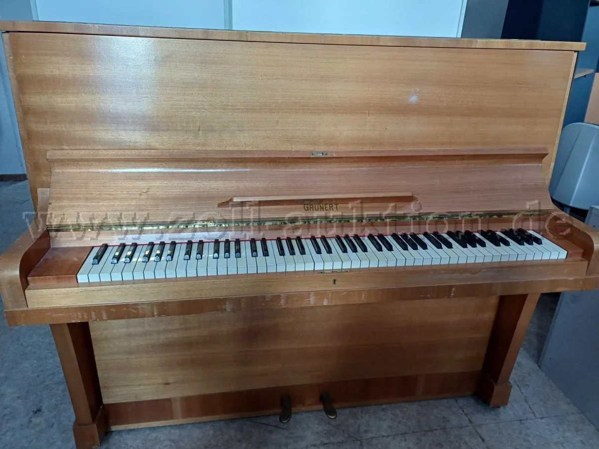 1 架 Grunert 钢琴