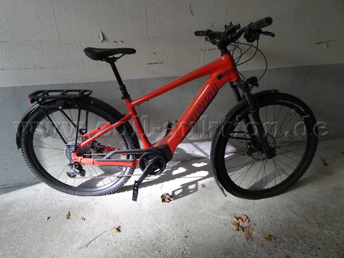 1 辆 Specialized Tero 电动自行车，尺寸：M，27.5 英寸
