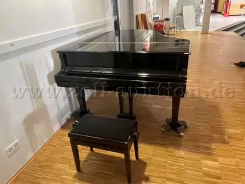 1 Yamaha kuyruklu piyano model C3