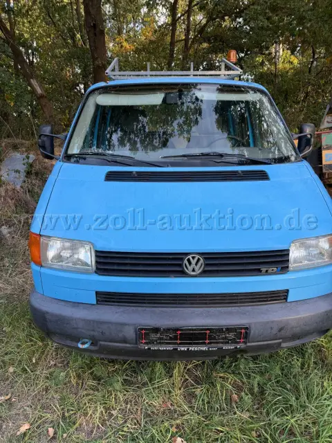 1 辆 Volkswagen Transporter 平板车 T4 配件车
