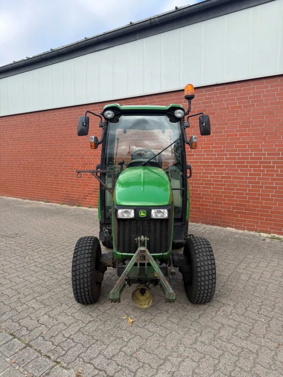 1 台 John Deere 3520 - 发动机损坏