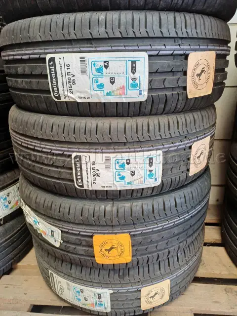 4 pneumatici estivi Continental 215/60 R 16
