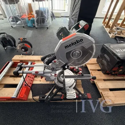 METABO KGS 305 M 斜切锯