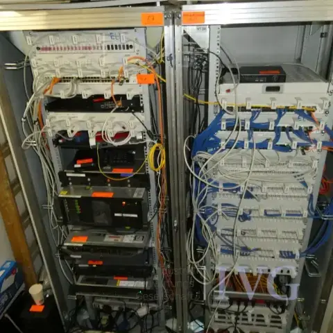 Contenuto armadio di rete