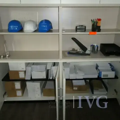 Erä toimistotarvikkeita