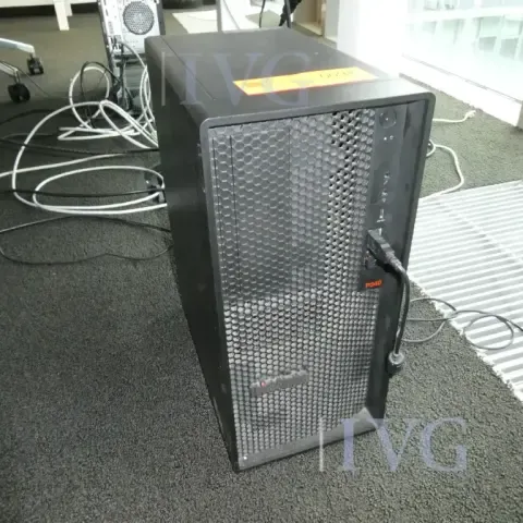 PC LENOVO ThinkStation P340