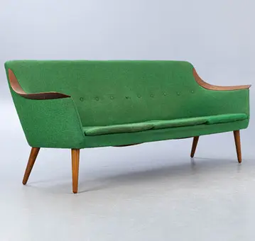 Sofa med trearmlener, trolig Norge, 1950-tallet.