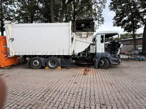 1全损 - MAN TGS 26.360 6x2-4侧装垃圾收集车