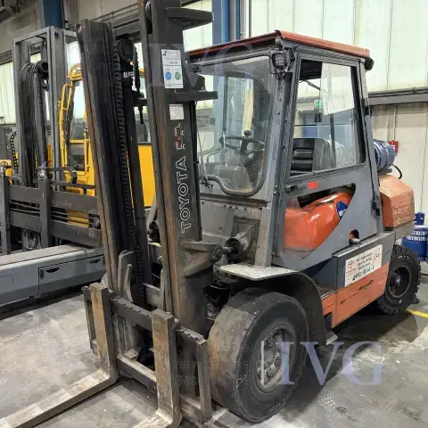 Stivuitor cu gaz (predare/ridicare ulterioară) TOYOTA 50 6FG 4.5