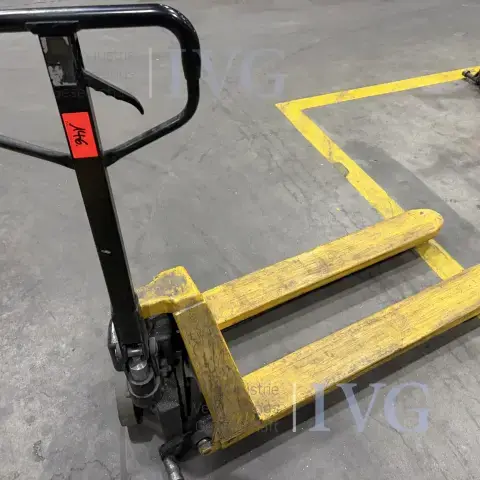 剪叉式托盘搬运车