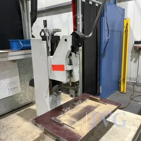 Punzonatrice manuale a leva GECHTER 8/16KN
