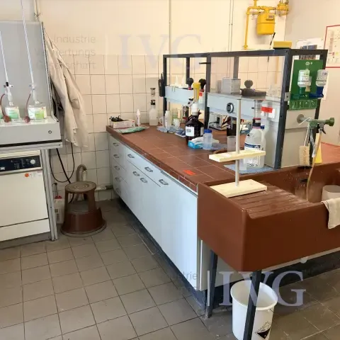 Laboratóriumi helyiség felszerelése (teljes tartalommal)