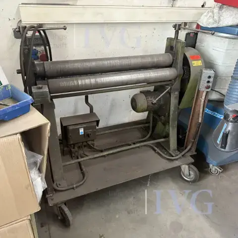 Curvatrice a 3 rulli HBE4