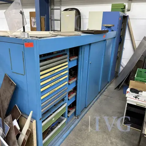 钢制柜（蓝色），带工具支架和配件