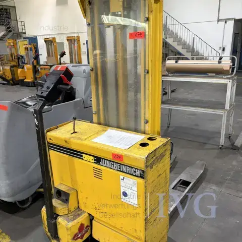 Cărucior electric cu furci JUNGHEINRICH EJC 10
