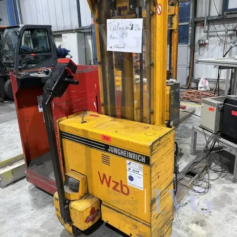 电动舵柄托盘搬运车 JUNGHEINRICH EJC 10G