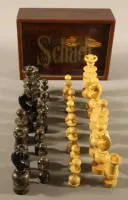 Juego de ajedrez historicista circa 1900-1920, alemán,