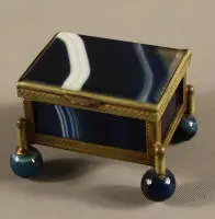 Caja de ágata con montura metálica, primera mitad del siglo XIX, alemana