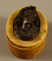 Pastillero art nouveau, probablemente alemán del siglo XX