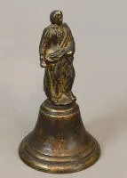Cloche de table figurée, historicisme avant 1900