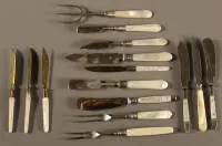 Cubiertos de servir con mangos de nácar, 1900-1930, alemán