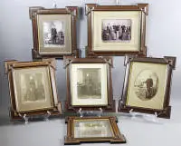 Conjunto de seis marcos historicistas con fotografías de la época hacia 1900