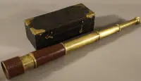 Prismáticos de extracción con caja, probablemente alemán, siglo XX